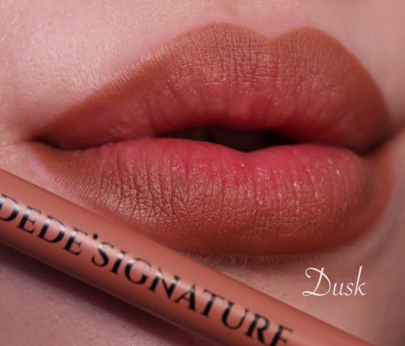 DUSK LIP LINER