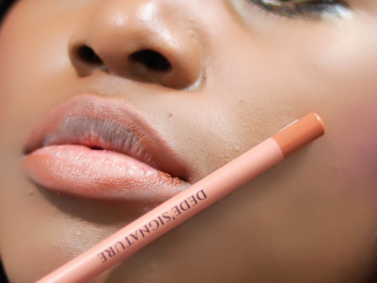 PETAL LIP LINER