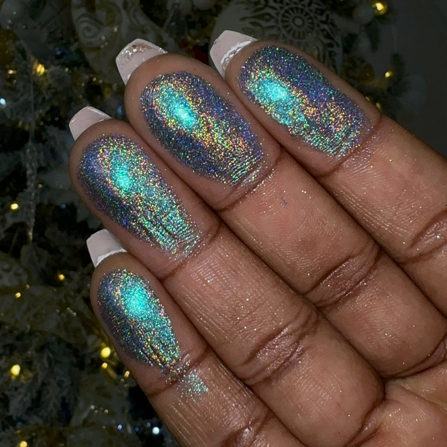 TROPICAL ISLAND SOFT HOLOGRAPHIC EYESHADOW