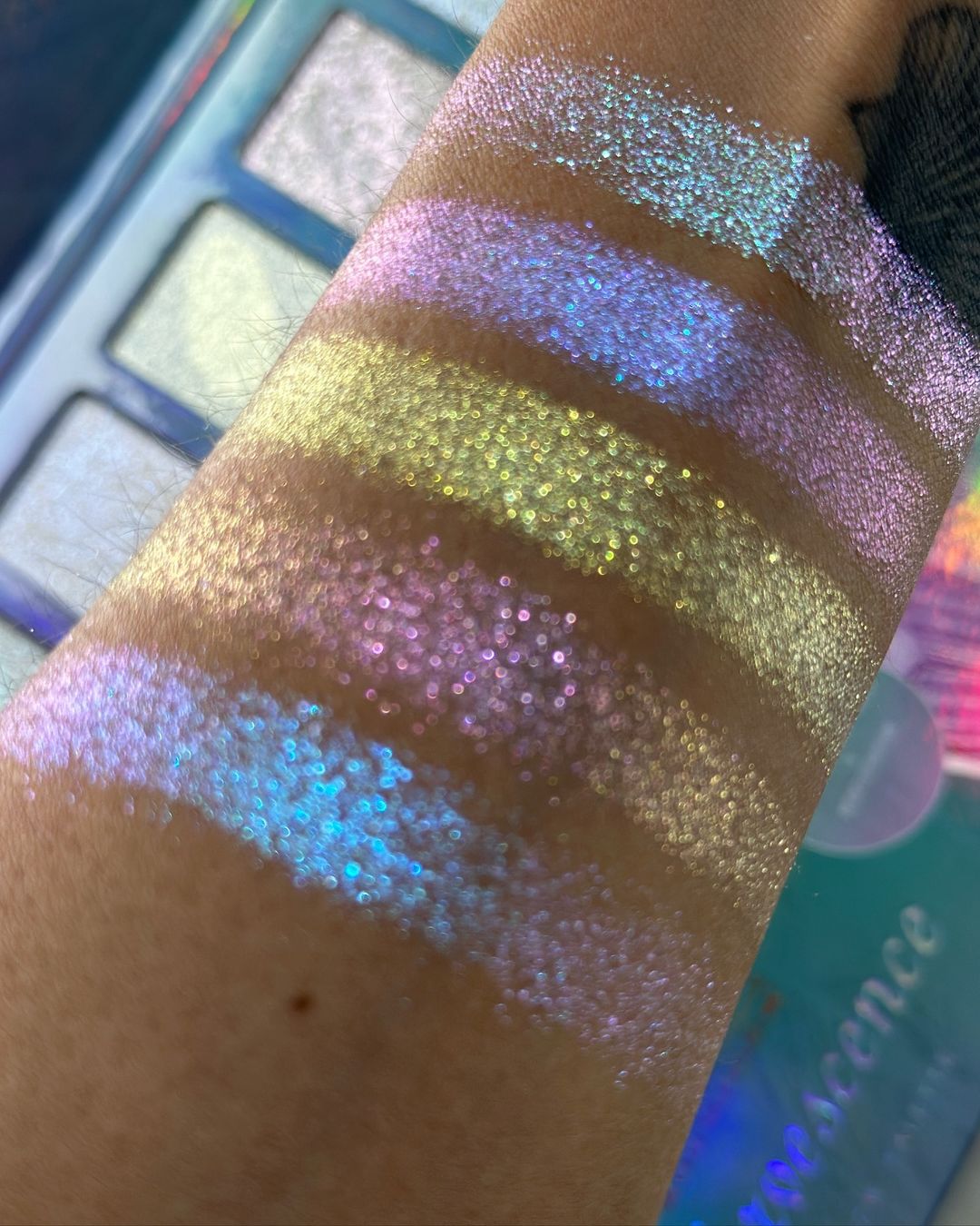 EFFERVESCENCE EYESHADOW PALETTE