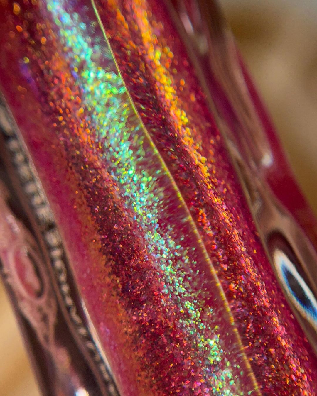 Glowy Beam Multi chrome lipgloss