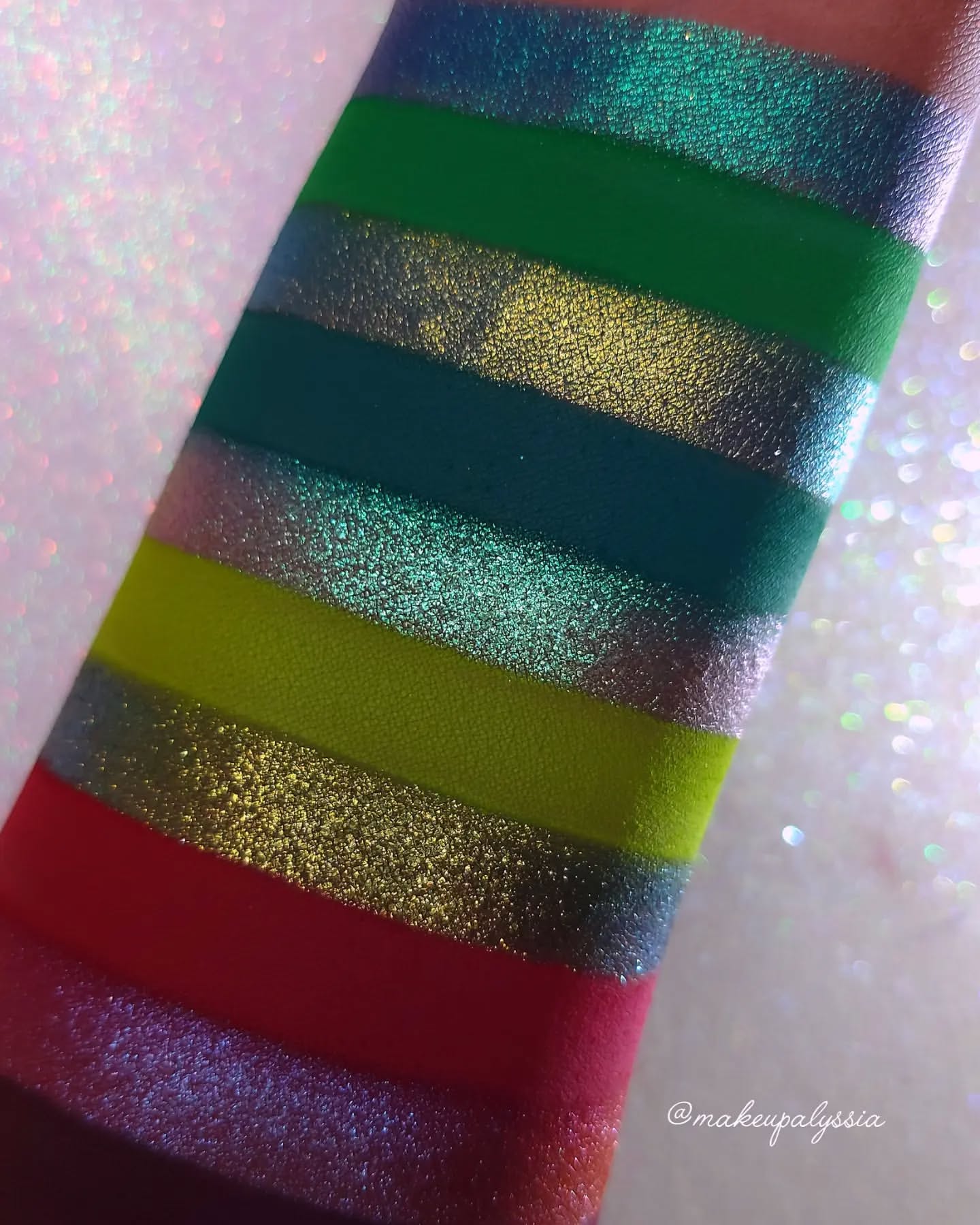 Jingle Bell Ruby Eyeshadow Palette