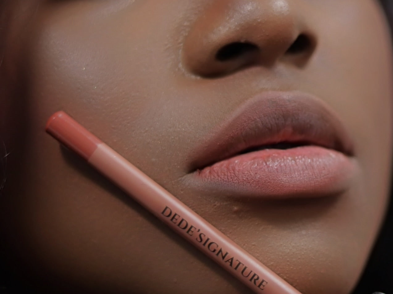 PEACH LIP LINER