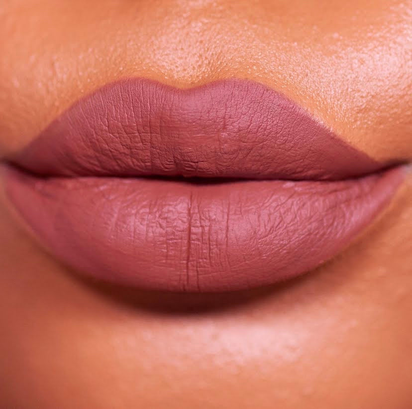 “NEUTRALIZE” STAY IN PLACE MATTE LIPSTICK