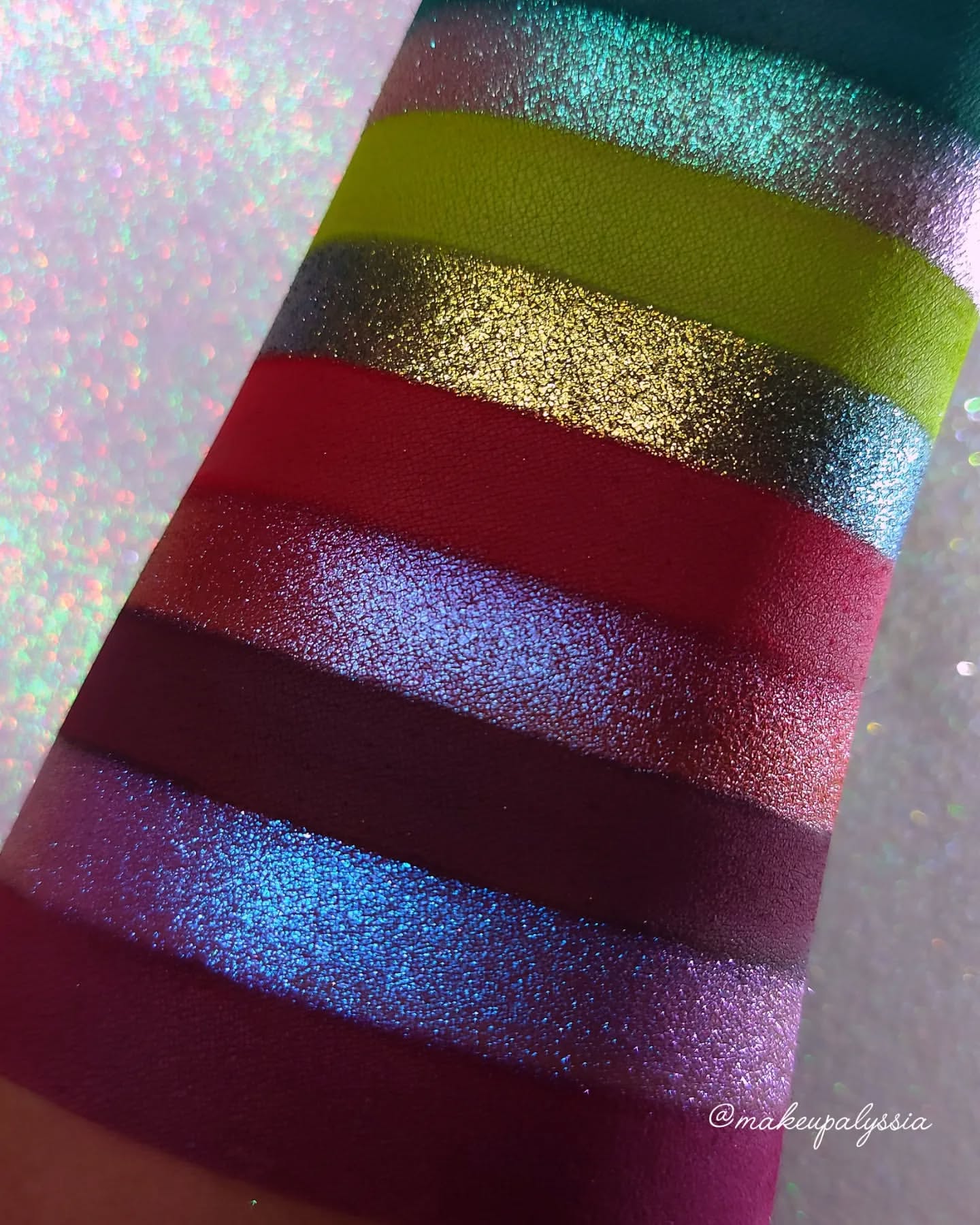 Jingle Bell Ruby Eyeshadow Palette