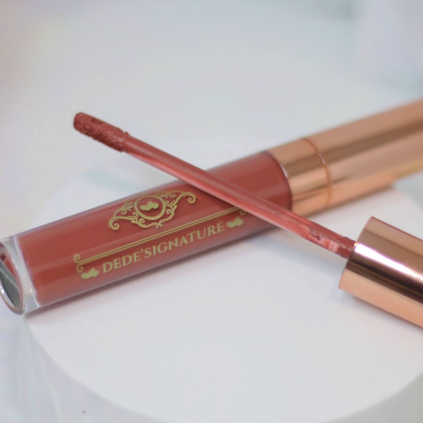 “NEUTRALIZE” STAY IN PLACE MATTE LIPSTICK