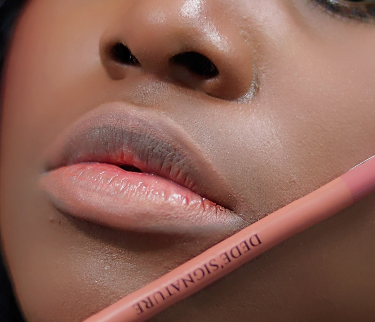 CHARM LIPLINER