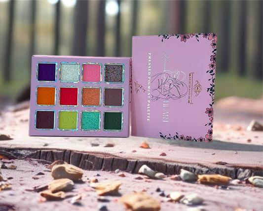 LIONESS HEART PRESSED PIGMENT PALETTE (NON - MAGNETIC)