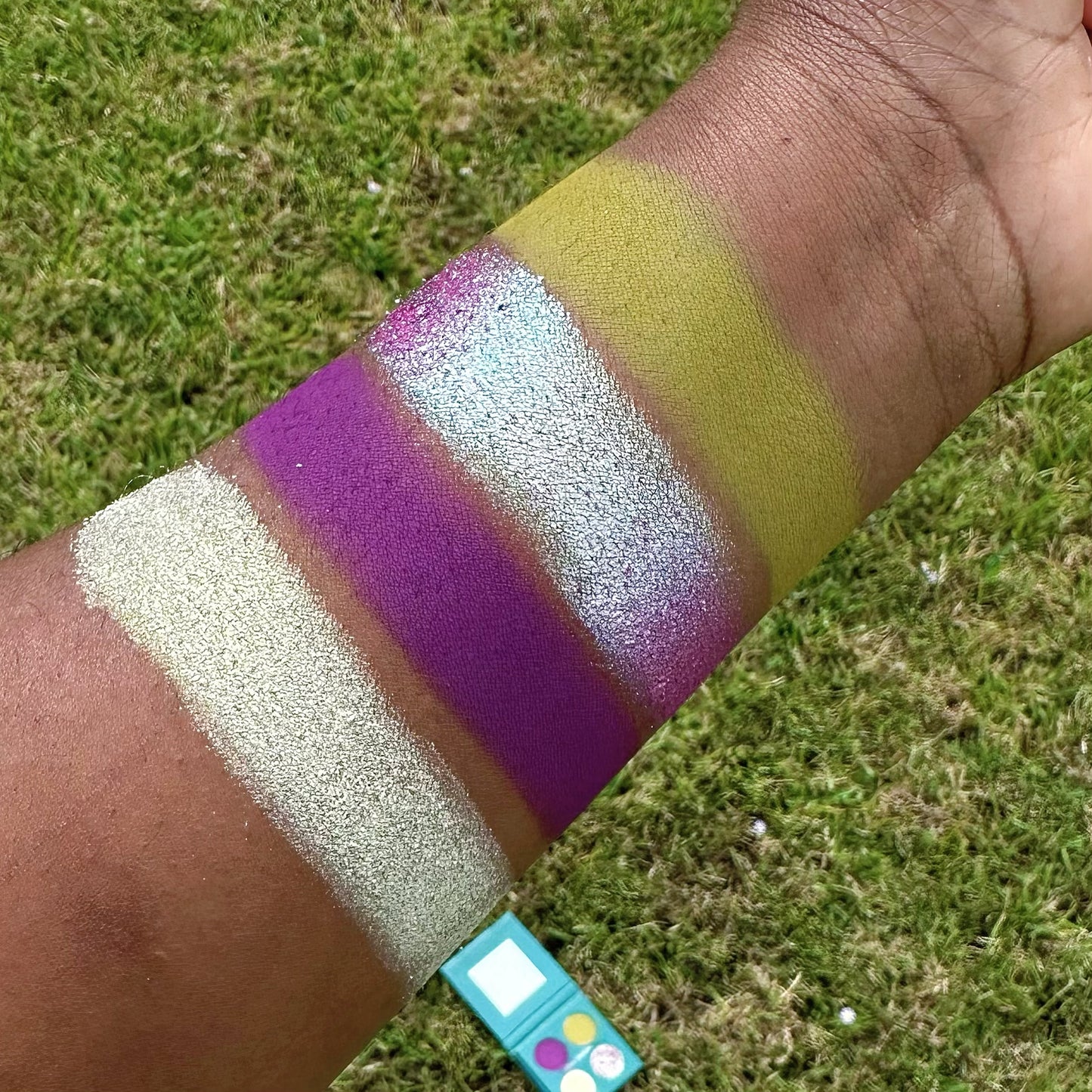 THE PLUM PERFECTION EYESHADOW QUAD - [NON MAGNETIC]