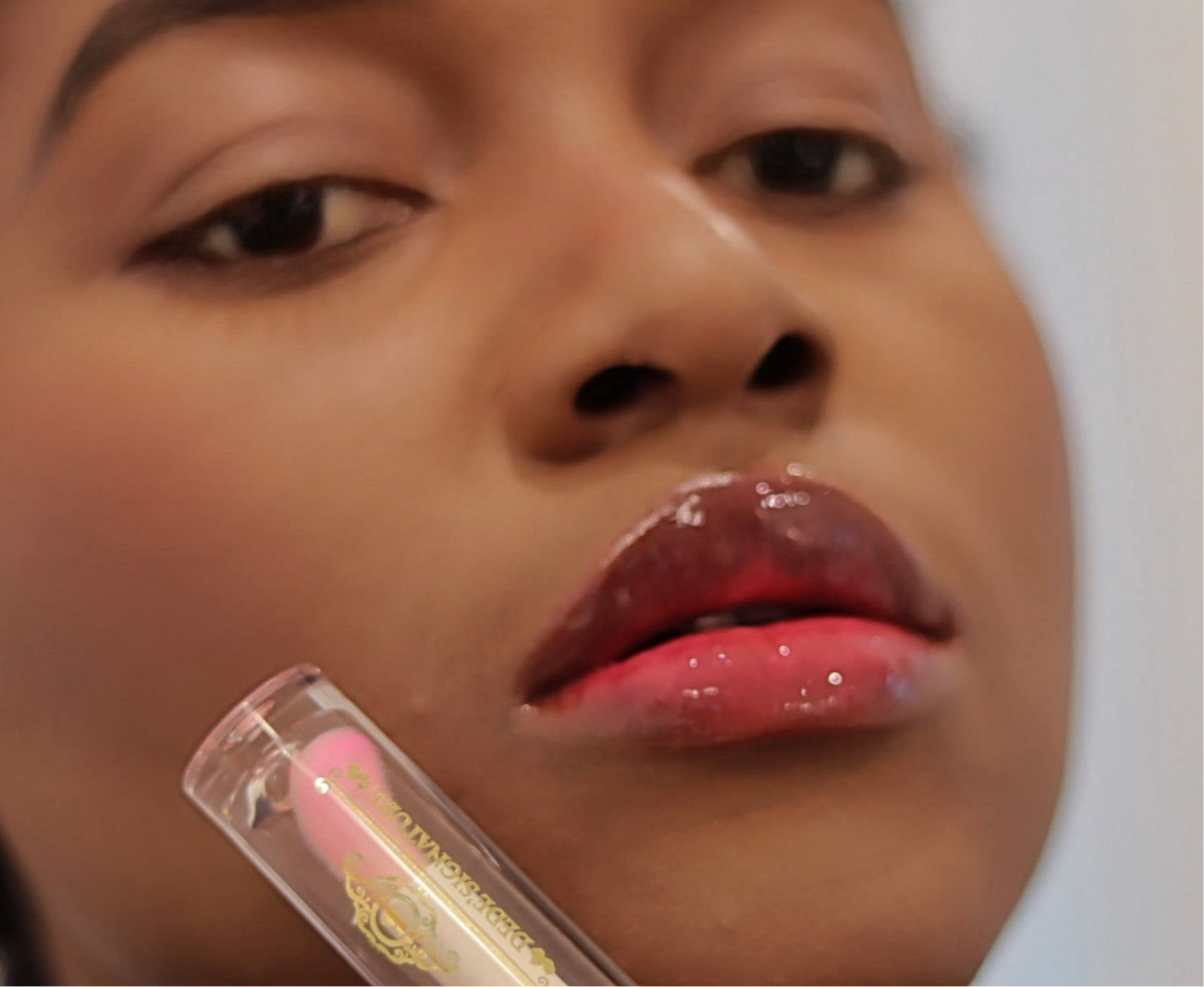 #1 COLOR CHANGING LIPGLOSS - PINK LIPS