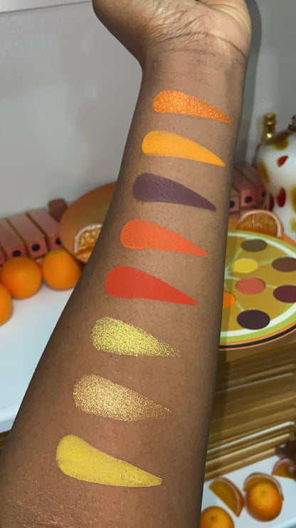 ORANGE SHAPED EYESHADOW PALETTE
