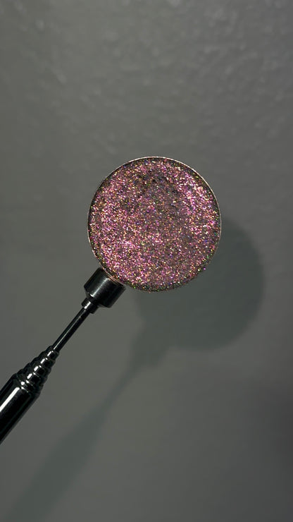 “Creamy Sparkles” Soft HOLOGRAPHIC EYESHADOW